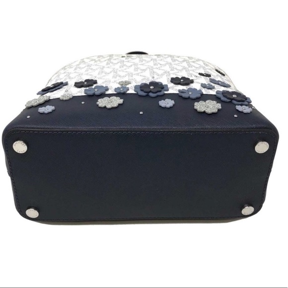 💙Michael Kors Vanilla/Navy Floral Emmy Backpack💙 - Picture 4 of 4